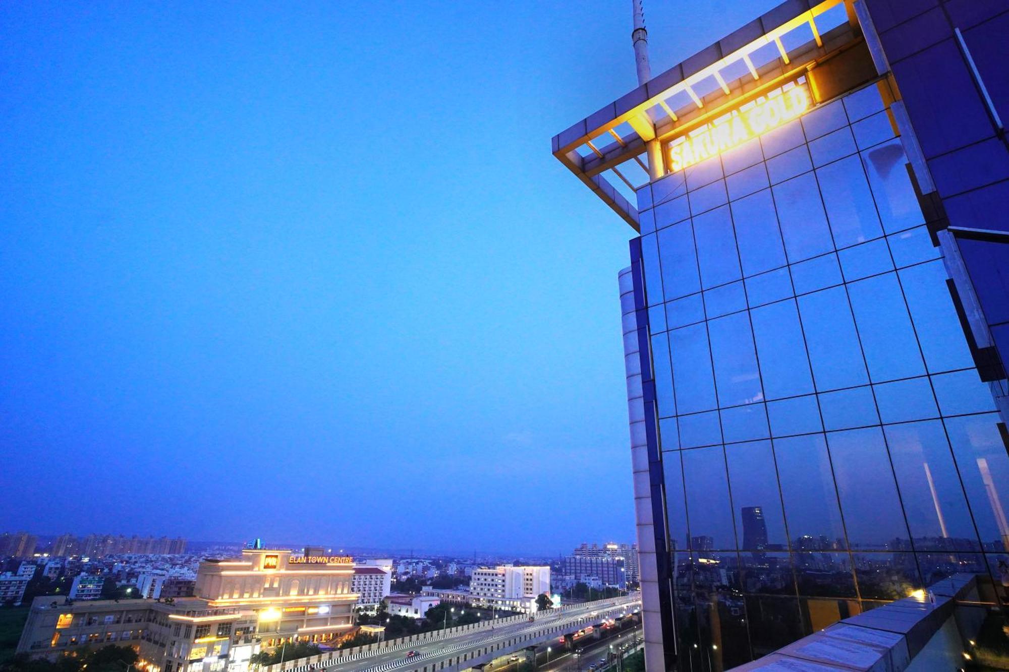 Hotel Sakura Gold Ґурґаон Екстер'єр фото