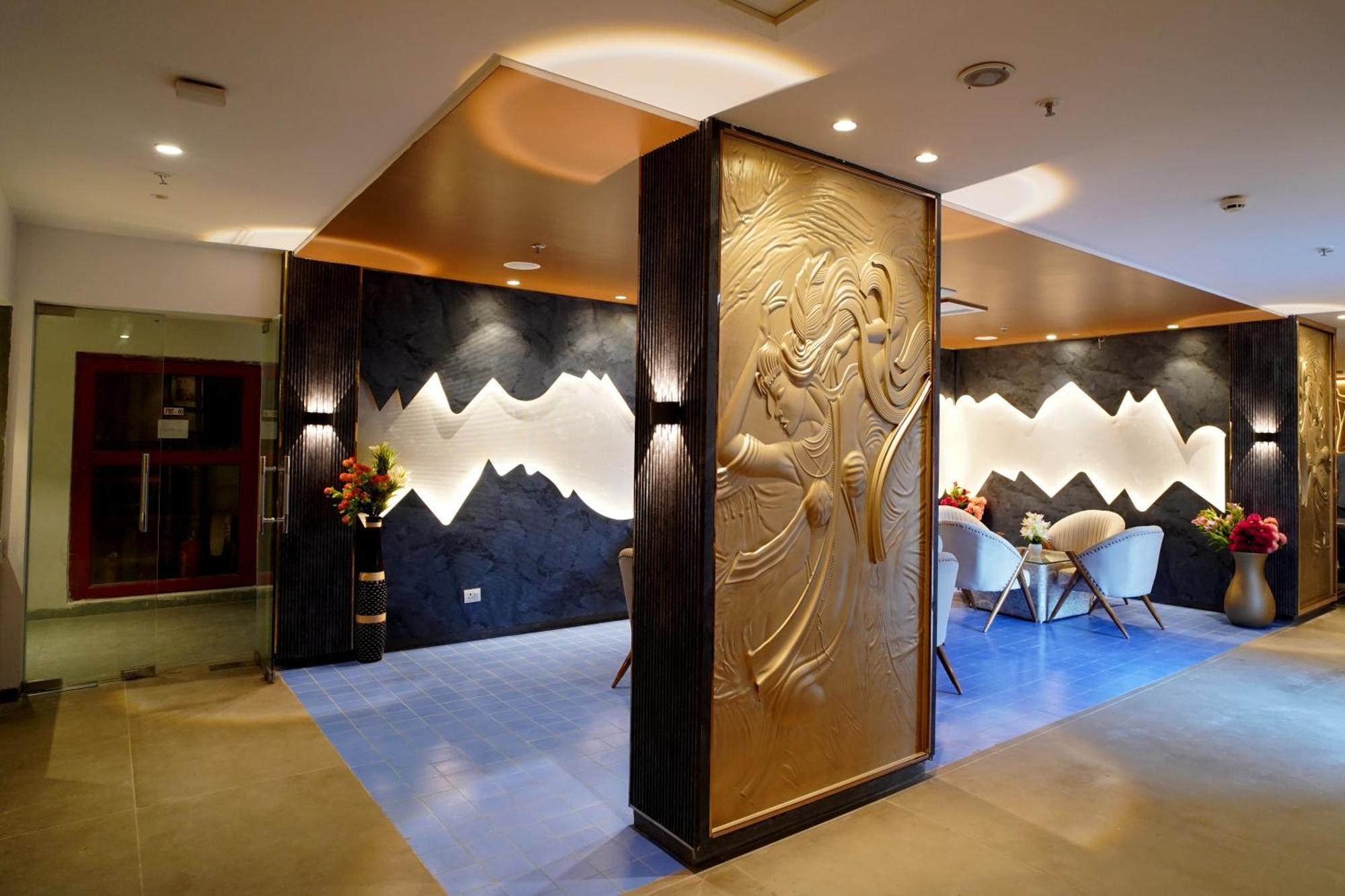 Hotel Sakura Gold Ґурґаон Екстер'єр фото
